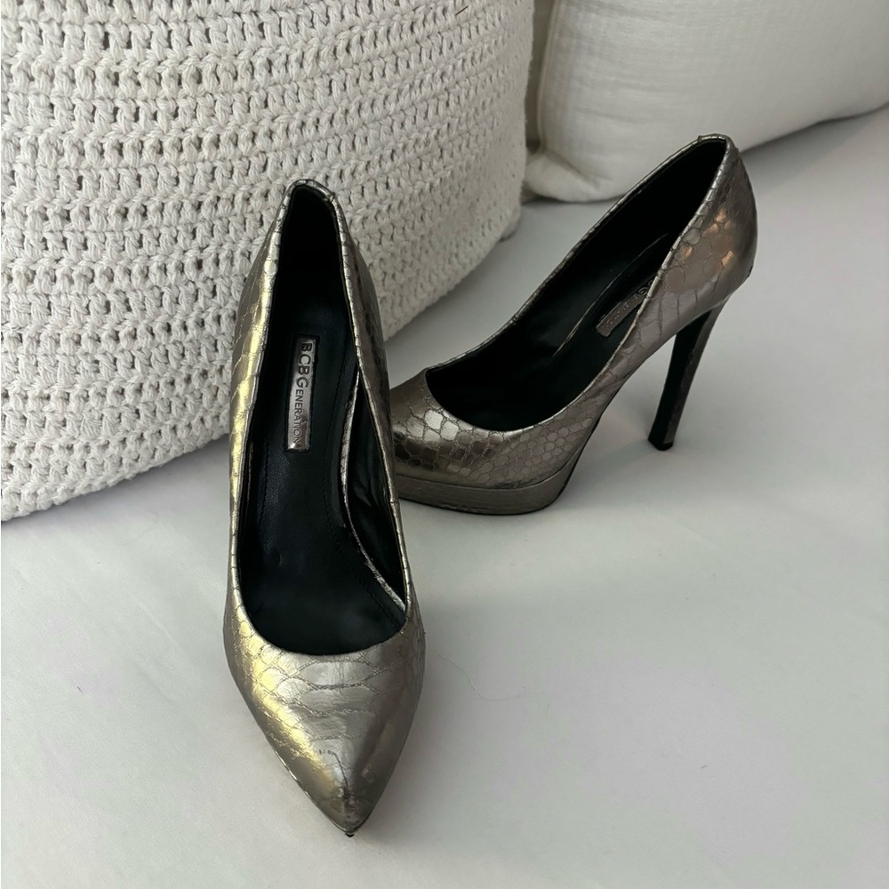 BCBGeneration Silver Pumps - Picture 6 of 6